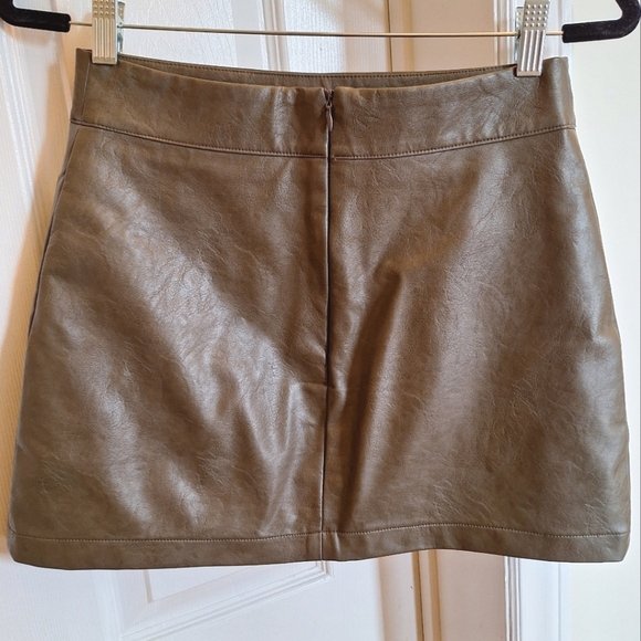 Zara Green Leather Skort - Picture 2 of 2